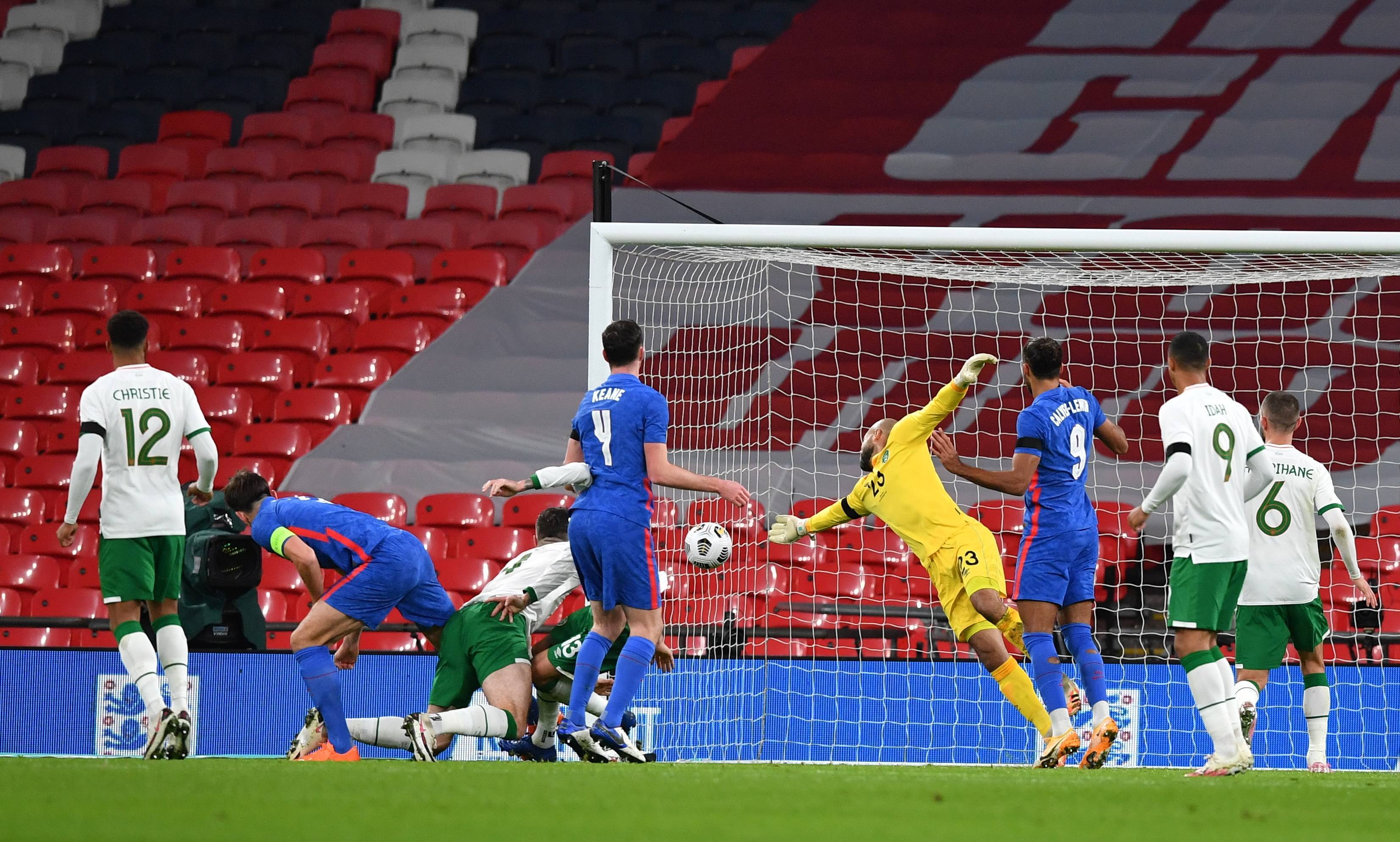 比赛场面突然紧张异常，围绕胜利展开激烈攻防的简单介绍