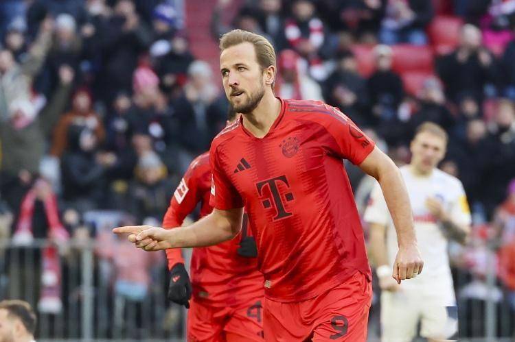 拜仁慕尼黑轻松获胜，表现强势领先积分榜的简单介绍