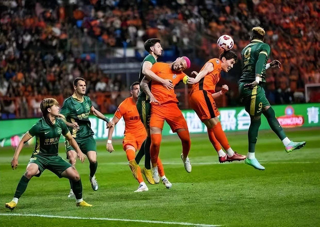 阿曼球队豪情满怀,亚冠争夺愈发激烈 阿曼球队豪情满怀,亚冠争夺愈发激烈