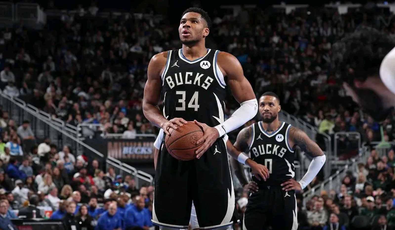 包含字母哥在皇家马德里比赛中战术调整，势不可挡引发热议！的词条